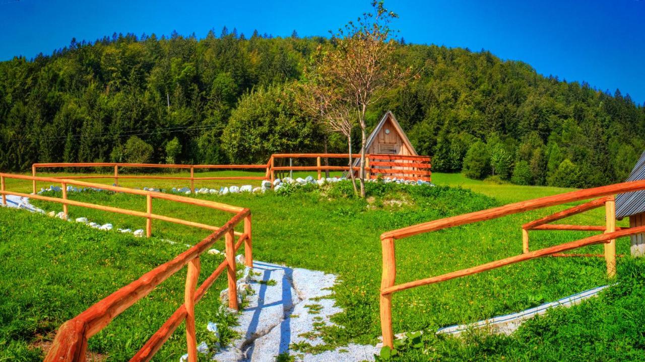 Glamping Vrhovc Hotel Zelezniki Buitenkant foto
