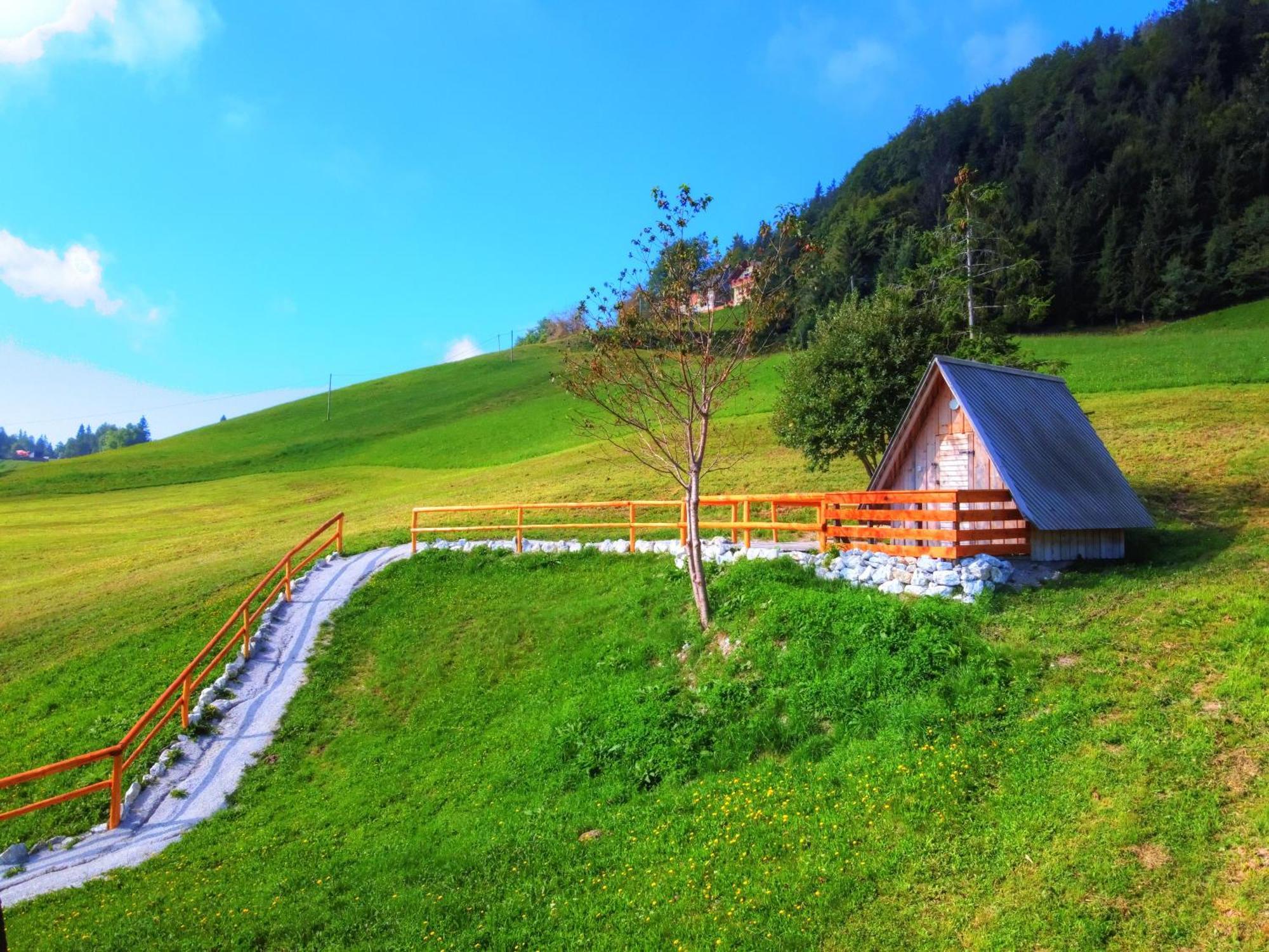 Glamping Vrhovc Hotel Zelezniki Buitenkant foto